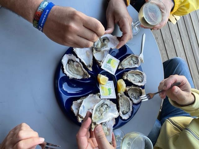 manger ensemble des huitres