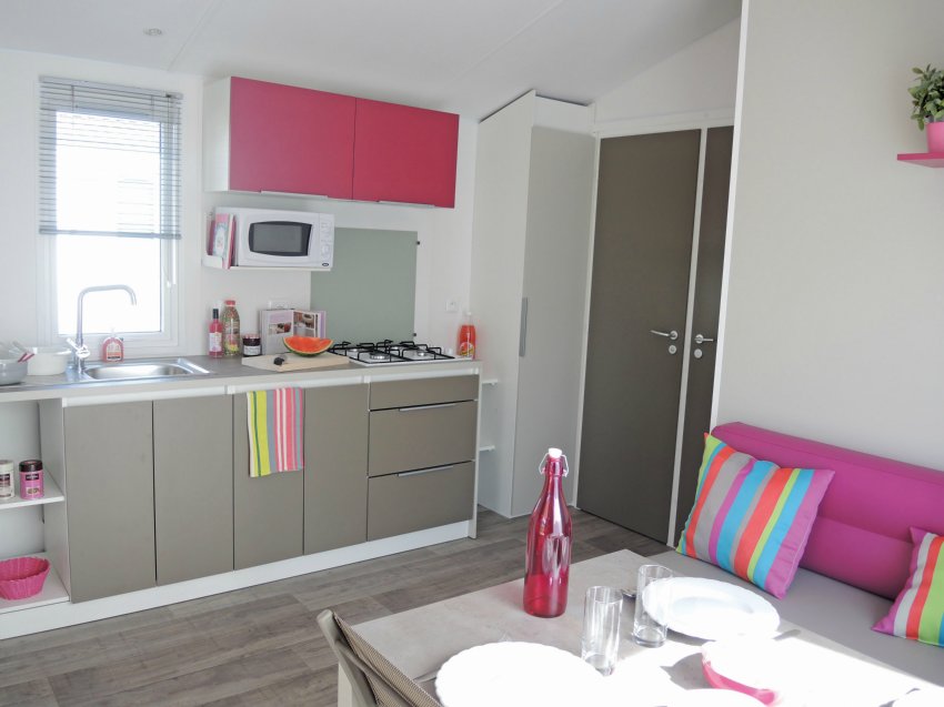 mobil-home-malaga-cuisine-camping-saint-hilaire