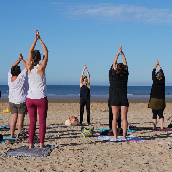 Cosette Baud - YOGA à la plage